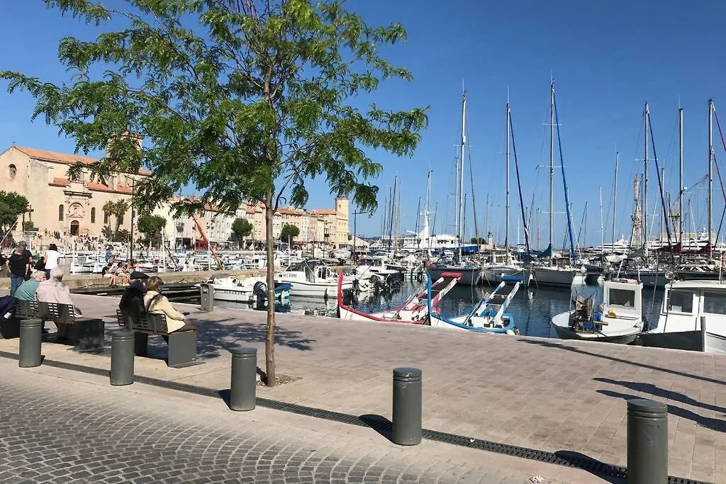 Appartement typique dans le centre historique 47m2 La Ciotat 0*,